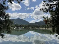 Waterfront Cabin in the center of Thompson Falls!!