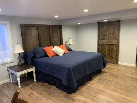 High Adventure base - Hike, Bike, Ski, Water Sports, Fishing Gorgeous fall color