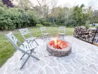 Cozy Getaway Lodge & Retreat w/ game room/deck/fire pit ~25mins from Hershey P