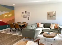 Alpine Townhouse - Stylish, Peaceful, and Walking Distance to Ellicottville