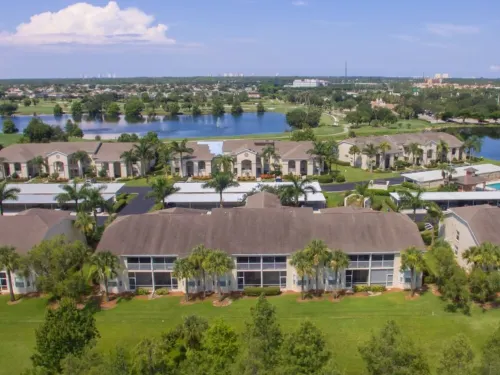 Gorgeous Newly Furnished Condo in Gated Golf Course of Stoneybrook