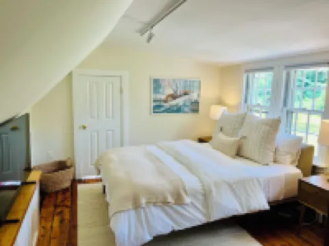 The little Chestnut.  A charming historic apartment in Downtown Chester