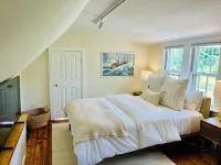The little Chestnut.  A charming historic apartment in Downtown Chester