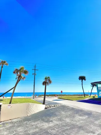 Oceanview Across From The Beach Отели в г. Ормонд-Бай-Те-Си