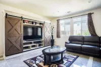 Tranquil and Spacious Family Haven by Sequoia & Kings Canyon National Park! Hotel a Visalia