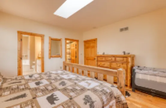 Family Reunion Escape: Warm 3Br Chalet