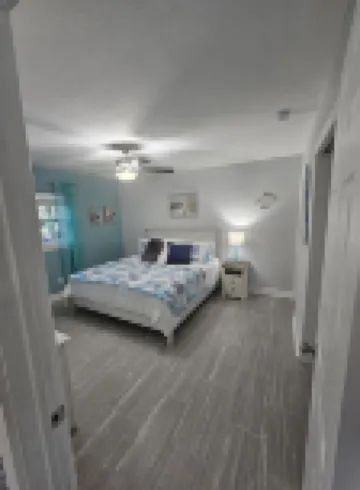 Beachy 1-Bedroom Getaway in Cape Coral – 20 Mins to Sanibel & Fort Myers Beach!