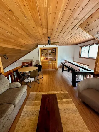 Spacious 3 bedroom Family Condo located 1 mile from downtown North Conway! Отели в г. Конуэй