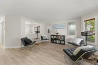 Your home away from home...recently renovated, sleeps 9-10!