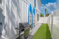 Flamingo! New! Steps to Beach! - Bungalows