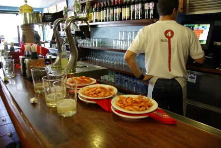 T2 Magnificent Port View, Parking, Beach 100m, Swimming Pool, Wifi, Thalasso 50m