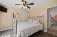 Hot Tub, King Beds, Amazing Location! Hotels in Lake Lure