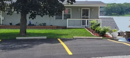 Large Waterfront Home w/ Boat Rental Available, Great for Family Vacation.