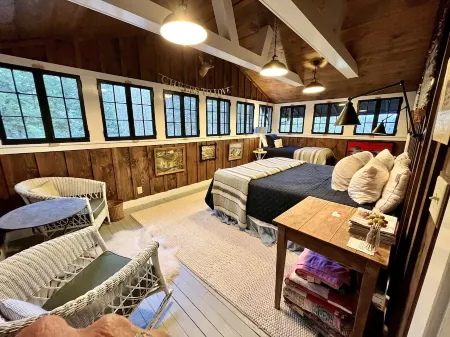 Luxury Lake Rabun Cabin - restored lakefront w/ stunning views fr/every room!