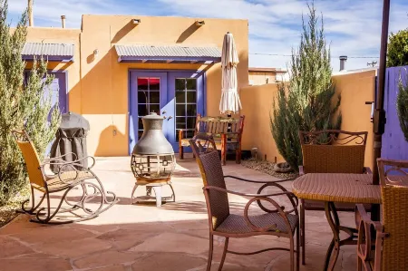 Charming Adobe One Block from the Mesilla Plaza