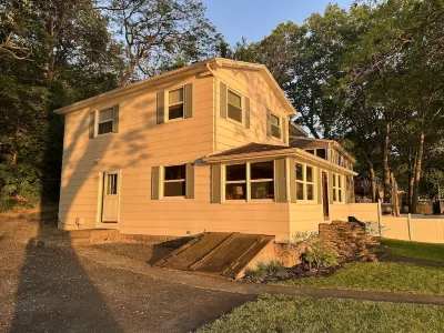 Lovely Honeoye Lake home w/gorgeous sunsets! Family Friendly-Deck, dock, kayaks!