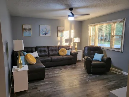 Kokomo's Mini Manor, great cozy place to stay! Отели в г. Howard County