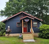 Lakeside Cottage on Lake Guntersville. AL