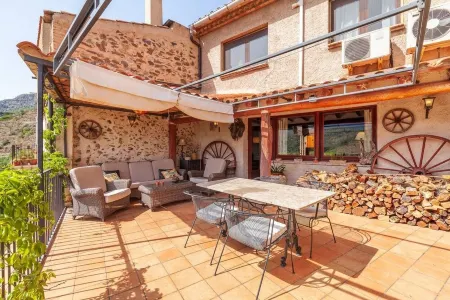 PRIORAT "Relax Climbing Hiking"