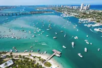 ☀Captains Cottage☀ 0.2 miles to water! Minutes to Singer Island & Peanut Island!
