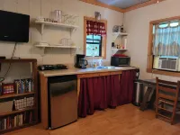 Homestead Cabin in the Ozarks, w/ a view! 約翰遜縣酒店