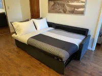 Villa D - 1 bedroom with kitchen in the beautiful downtown Palm Springs!