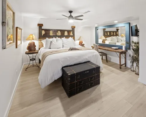 The Armadillo Villa! Hillside Haven with a Panoramic View of the Colorado River Hotels in Marble Falls