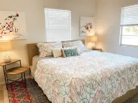 Lovely Dog-Friendly Oasis ~ Walk to Beach ~ Office