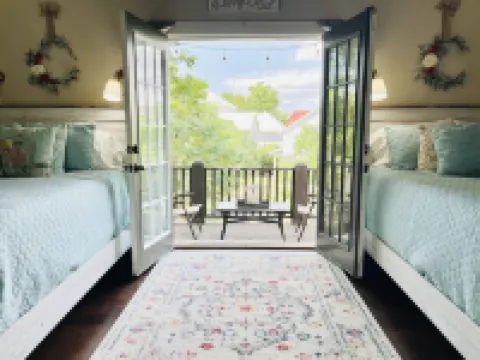 The Retreat @ Carlton Landing, an Elegant Farmhouse located in a 5 star resort!!
