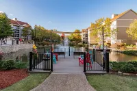 Penthouse with pool.  8 min to Tablerock Lake