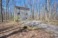 The Chill Cabin House-Hot Tub & Games in the Poconos