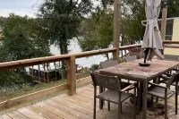 Cute and Cozy Lakehouse
