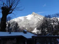Cauterets unusual cottage heated pool, WIFI Hotels in Cauterets