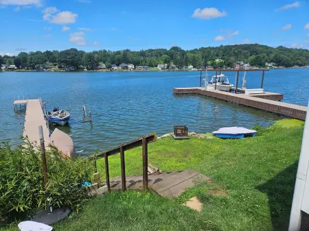 Vacation on the water- with access to Lake Ontario