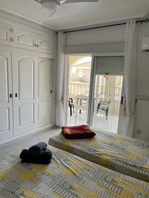 Lovely 3 Bed Duplex: 3 balconies, community pool, 5 min walk to the beach & bars Hotels near Mezquita Torre-Pacheco