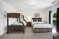 Views, Gameroom, Saltwater Pool & Hot tub, Firepit