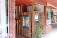 “Step into Timeless Charm: Discover the Vintage Sanctuary of Toledo, Oregon"