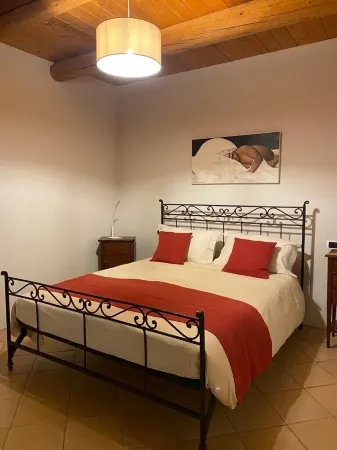 Elegant lemon house in a typical Tuscan farmhouse.