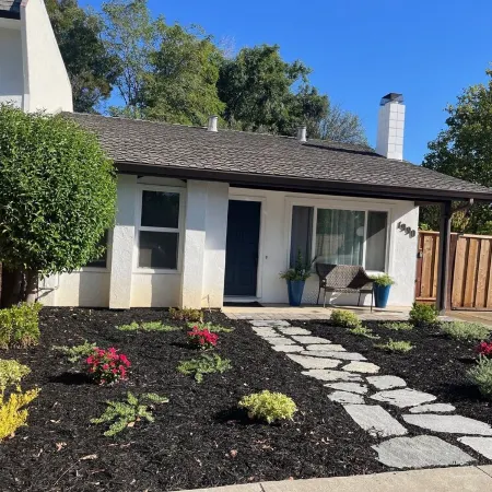 Cozy townhome with backyard retreat! Minutes to wineries and downtown.