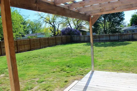 Fun Family Home Отели рядом с достопримечательностью «Парк Ротари Понд»