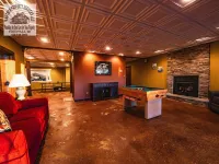 River View Lodge, Sunset Views over Mississippi River w/ Hot Tub Hotels in Freeman