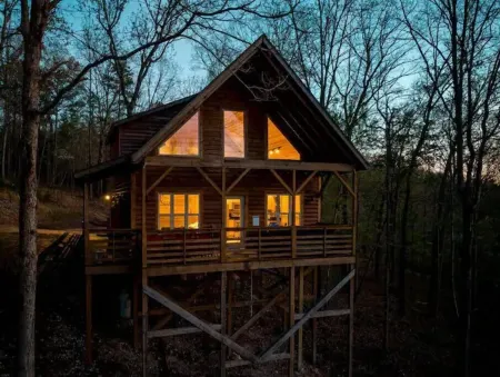 Pet-Friendly Mnt. View Cabin Near River w/ Fire Pit + Hot Tub Sleeps 10
