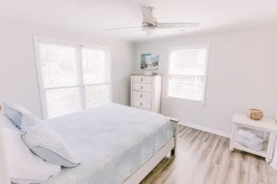 3 bedroom-2 bathroom Beach house in the heart of Garden City/Murrells Inlet Các khách sạn gần Frankie's Fancy's