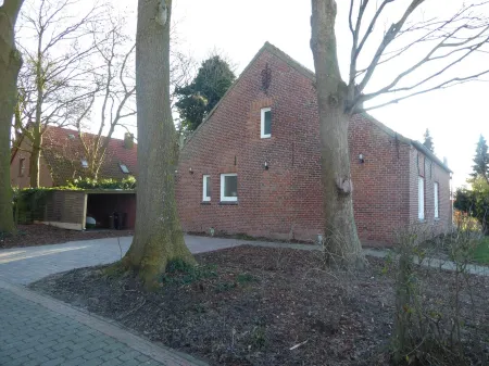 House on the terp, vacation apartment#2 DG