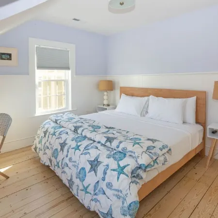Bright & Stylish Coastal Retreat in Marblehead Historic Center w Parking!