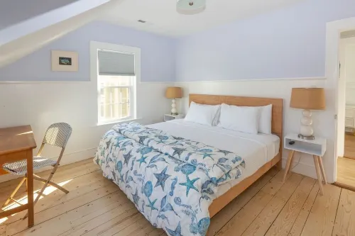 Bright & Stylish Coastal Retreat in Marblehead Historic Center w Parking!