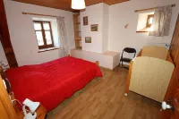 Country-style house close to shops