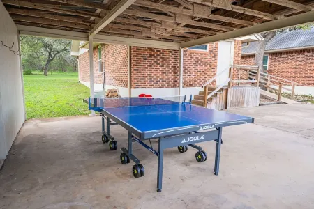 Gruene Game Haus! Arcade Room/Driving Sim/Nerf Room Отели рядом с достопримечательностью «Guadalupe River»