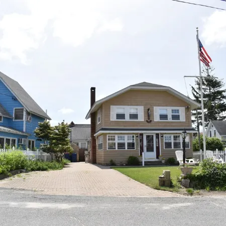 Lotti's Landing - Seaside Beach House - Onset, MA