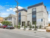 Luxury 5 Bedroom Modern Villa with Your Own Private Rooftop 住宿飯店